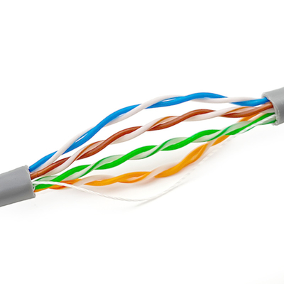 Cat5e Unshielded Verdraaide Kabel van het Paarvoorzien van een netwerk met 24AWG-Leider 4 Paar LAN Cable